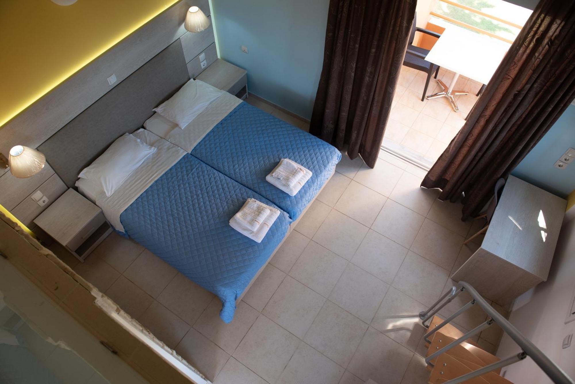 קאבוס Irini Apartments And Studios מראה חיצוני תמונה