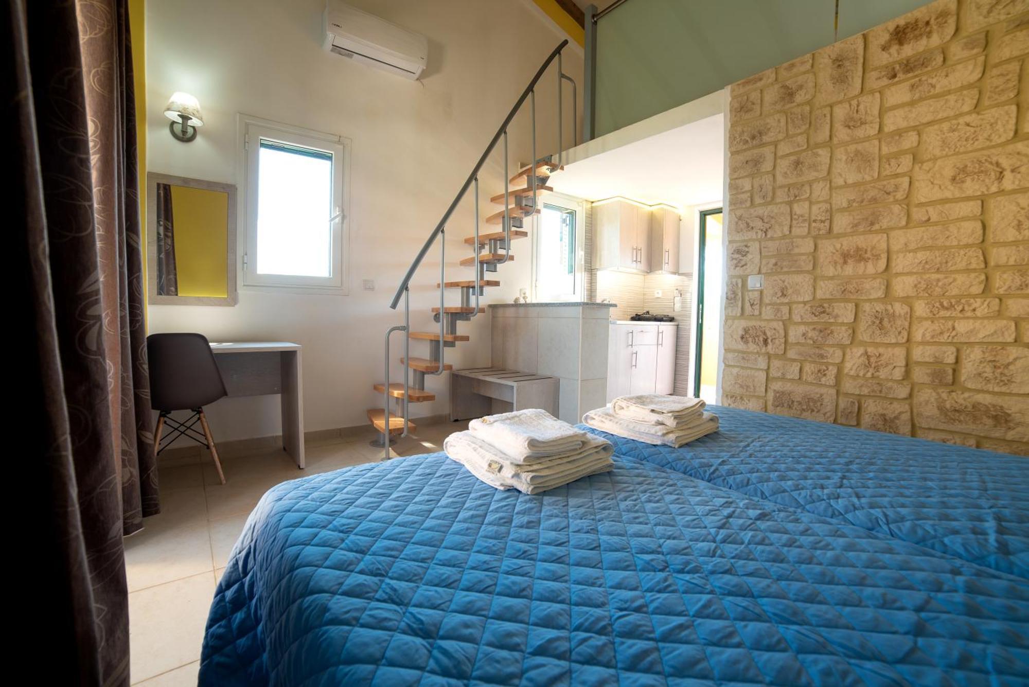 קאבוס Irini Apartments And Studios מראה חיצוני תמונה