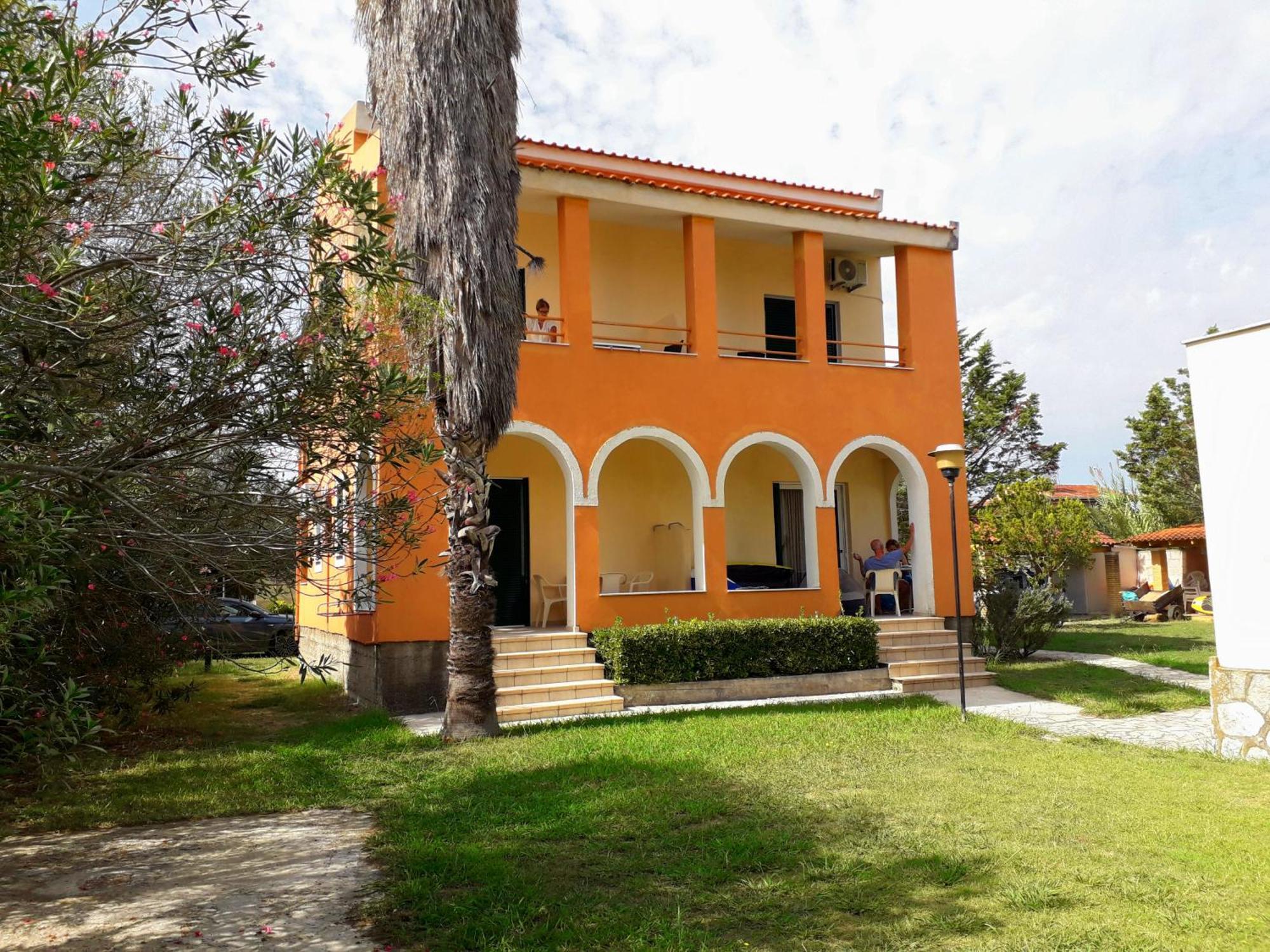 קאבוס Irini Apartments And Studios מראה חיצוני תמונה